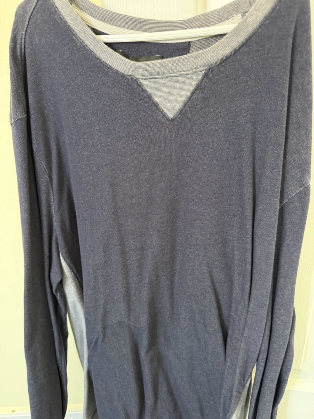 Banana Republic Men's Crewneck Shirt. in Navy Blue. New